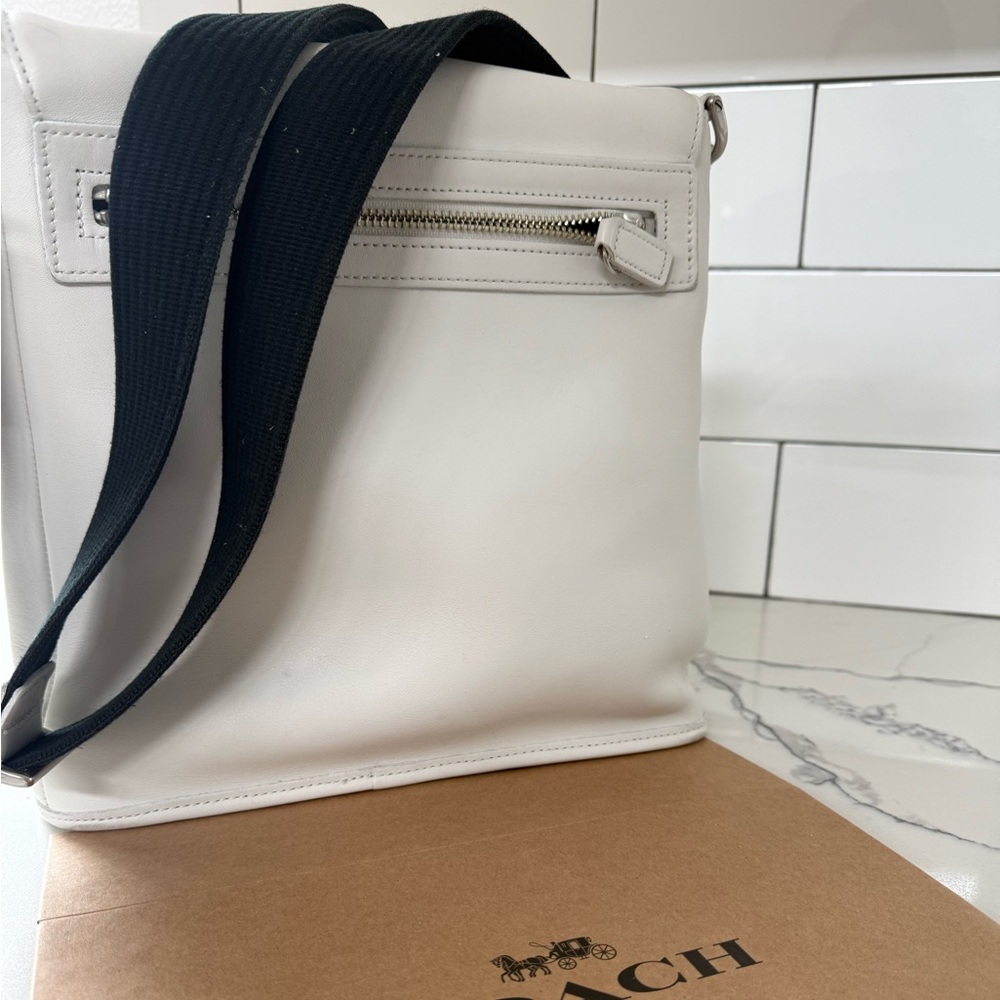 Coach Vintage Cream and Black Leather Bag
